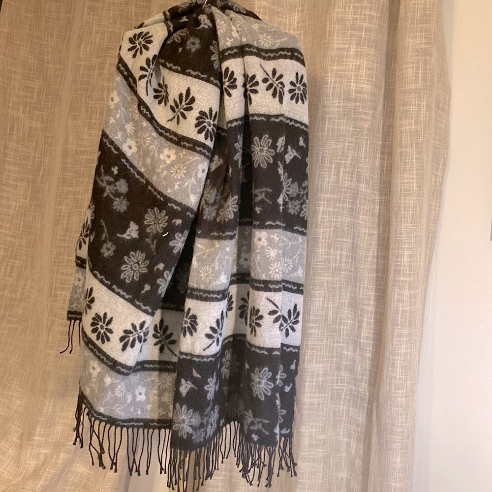 Dennis Basso- XL Blanket Scarf in Black & Gray